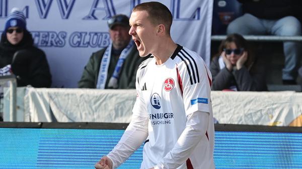 Der Club erwischt einen perfekten Start in die Partie: Ondrej Karafiat besorgt bereits in der fünften Minute die Führung für den Club. Der Tscheche verwertete eine Flanke von Julian Justvan per Kopf.