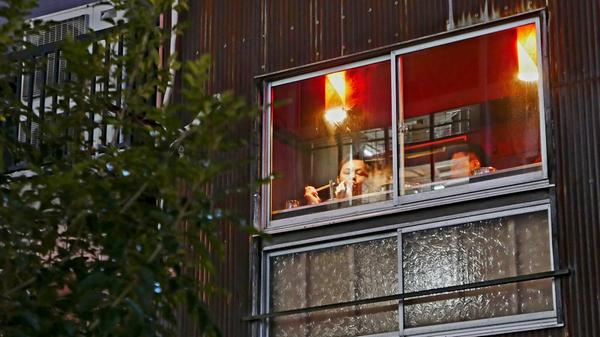 Ein Nudelsuppen-Restaurant in Osaka.