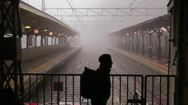 Mit öffentlichen Verkehrsmitteln geht es weiter ins Landesinnere.