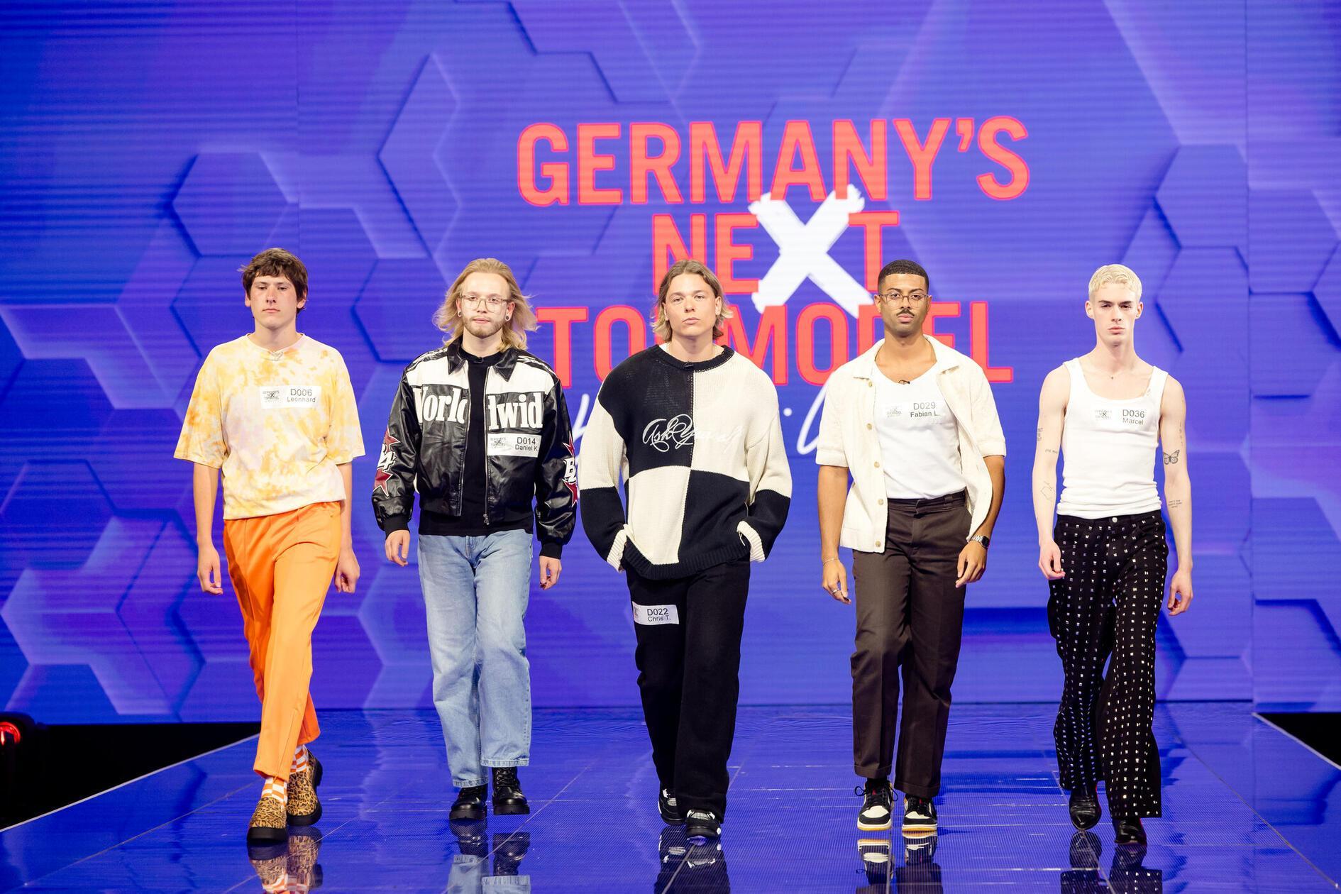 Daniel K., zweite Person von links, ist mit seinen 26 Jahren ebenfalls ein wenig älter, als seine Mitstreiter. Der Nürnberger möchte dennoch seinem Traum als Topmodel nachgehen.