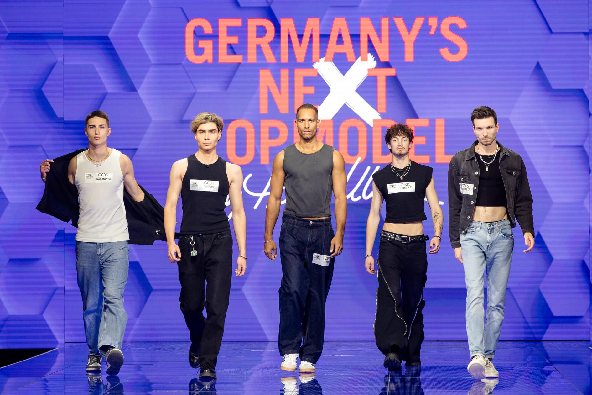 Ebenfalls aus Nürnberg ist der 20-jährige Fabian, zweite Person von rechts.