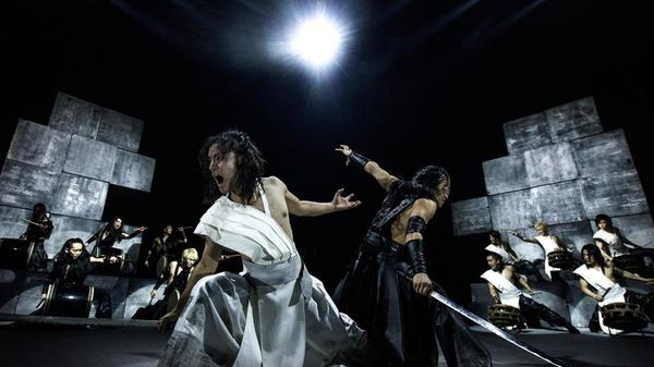 Die jahrtausendealte Tradition des Taiko-Trommelns lässt "Drum Tao" am Freitag, 14. Februar, ab 19.30 Uhr in der Meistersingerhalle zum Leben erwecken. Mit vollem Körpereinsatz erzeugen die Künstlerinnen und Künstler mit ihrer Mischung aus musikalischer Meditation und japanischer Kampfkunst eine außergewöhnliche Stimmung. Tickets für das Event gibt es ab 44,90 Euro.