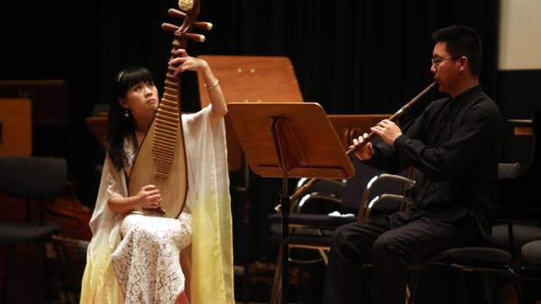 Am Samstag, 15. Februar, findet das deutsch-chinesische Neujahrskonzert des Amts für internationale Beziehungen der Stadt Nürnberg in Zusammenarbeit mit dem SNPV e.V. und dem Konfuzius-Institut Nürnberg-Erlangen e.V. in der Meistersingerhalle Nürnberg statt. Auf dem Programm stehen unter anderem das Werk für Geige und Orchester „Jade Guanyin“ des chinesischen Komponisten YE Xiaogang sowie „Lied der Nostalgie" von MA Sicong. Tickets für das Konzert um 20 Uhr gibt es ab 16,50 Euro.