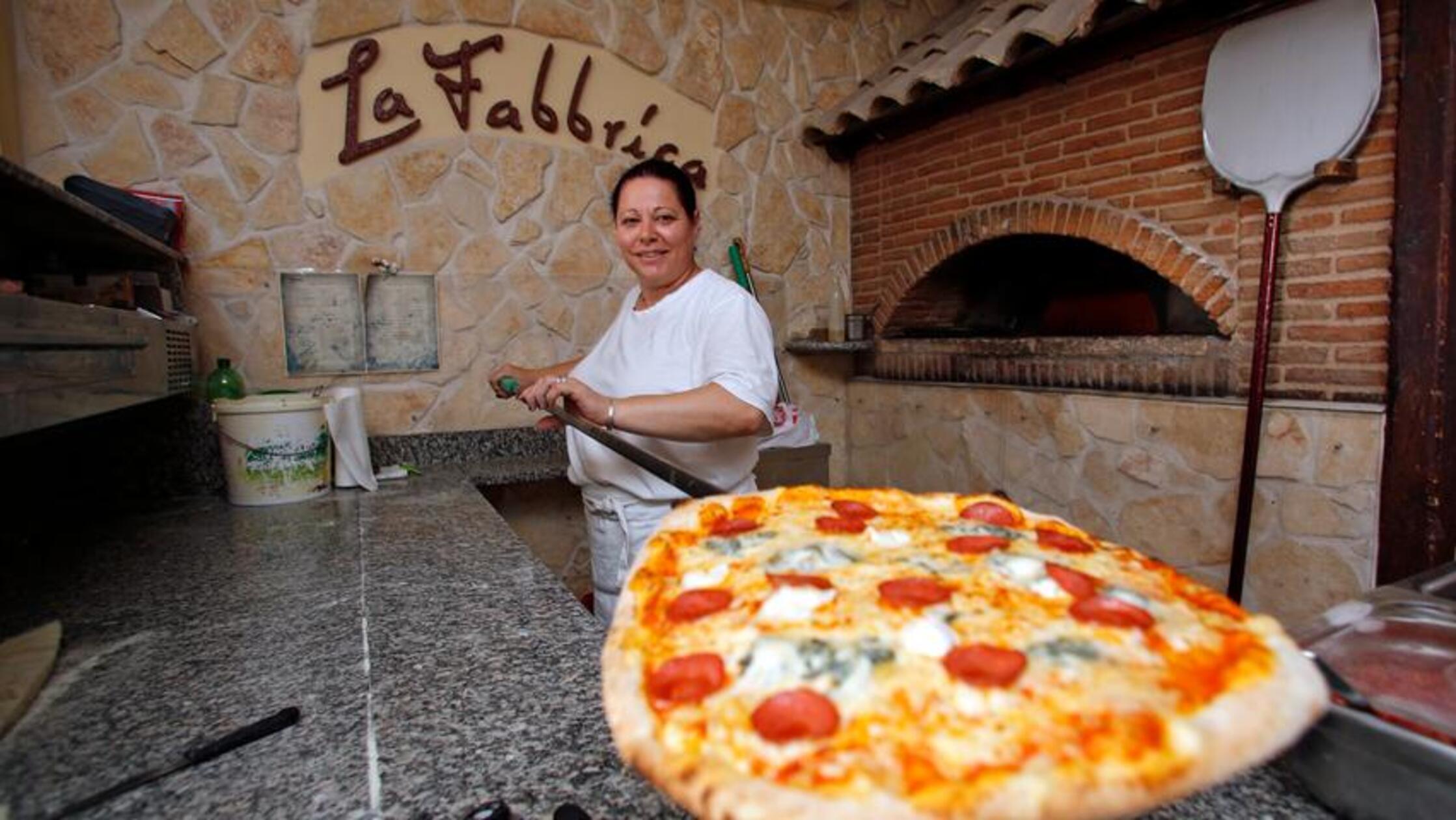 Familie Marini empfängt Nürnberger und Nürnbergerinnen in ihrem Restaurant La Fabbrica. Eine Anlaufstelle für Pizza in Gostenhof und Eventlocation zugleich. Ebenso ein Tipp aus unserer Redaktion.