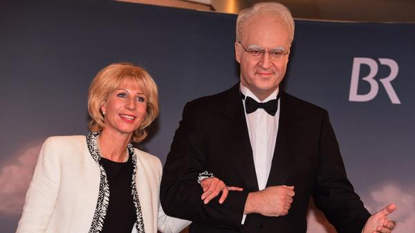 Damals war er noch Finanzminister, griff aber schon nach den Sternen des bayerischen Regierungshimmels. Als Edmund Stoiber begleitete Söder 2016 seine Frau Karin zur Fastnacht in Veitshöchheim.