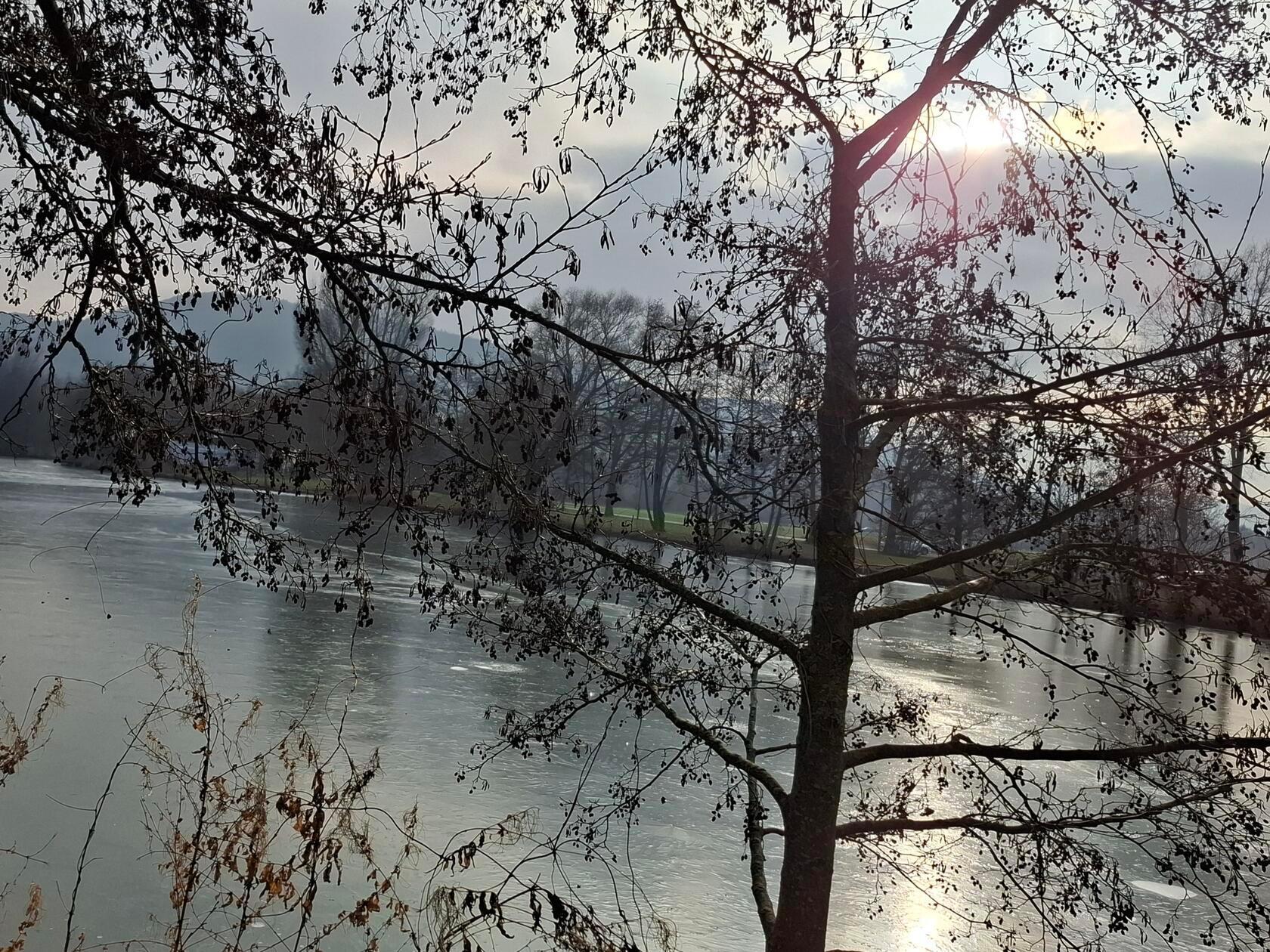 Eiszeit am Happurger Baggersee.