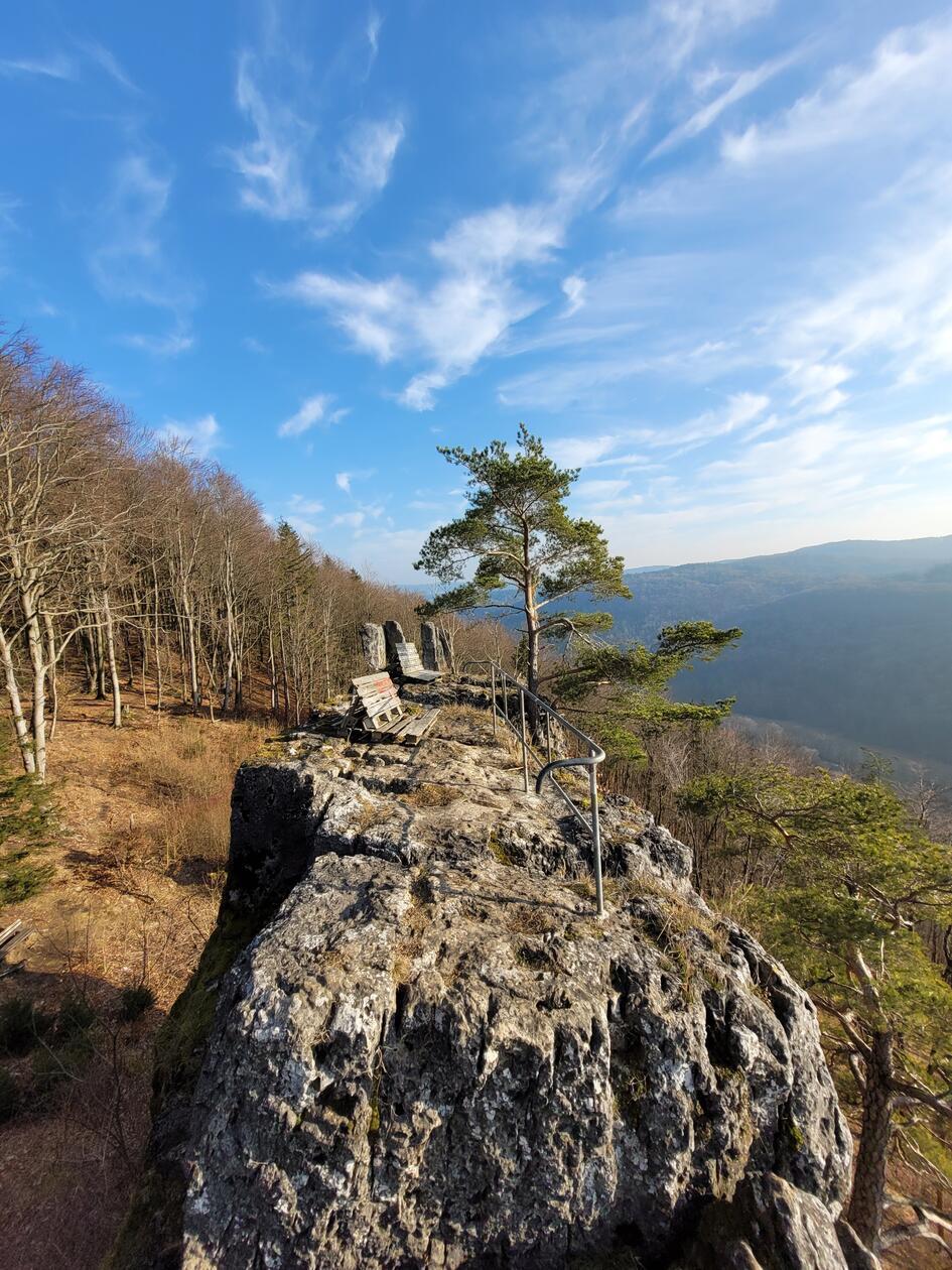 Der Zankelstein bei Pommelsbrunn in der Sonne.
