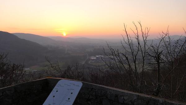 Sonnenuntergang, von der Burgruine Lichtenstein in Pommelsbrunn aus gesehen.