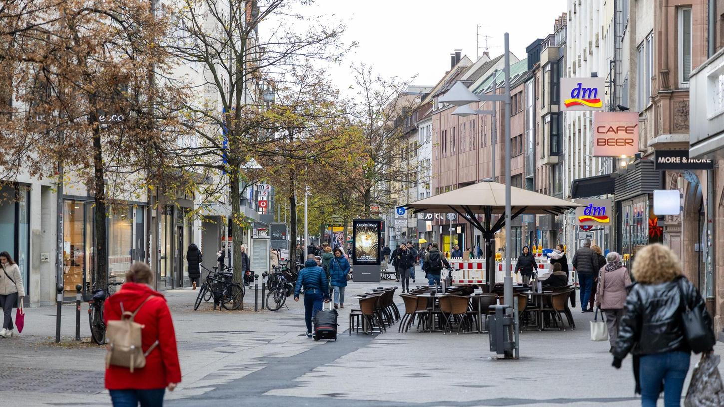 Die Breite Gasse in der Nürnberger Innenstadt. Die Breite Gasse in der Nürnberger Innenstadt.