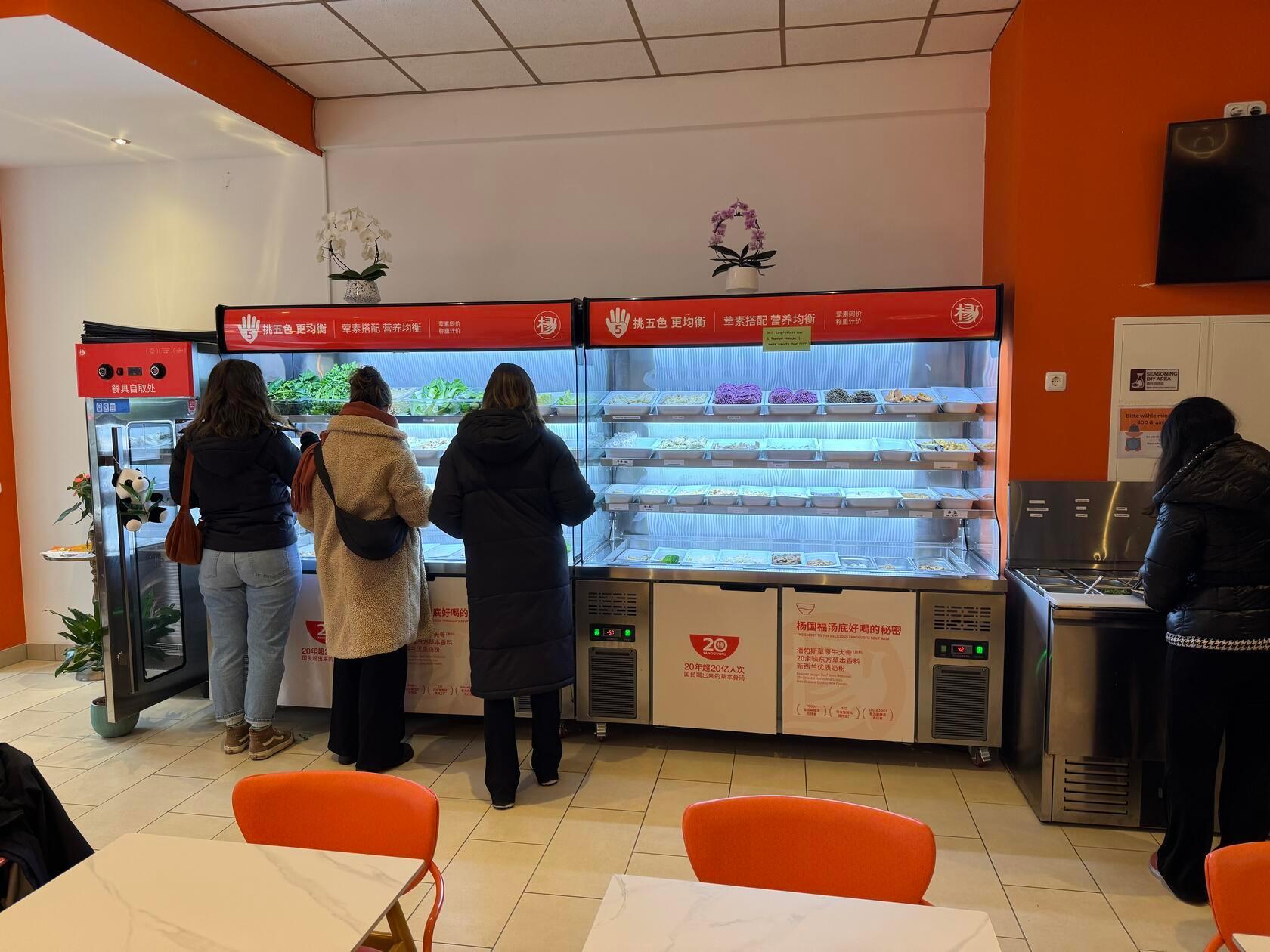 ... die Schüssel muss vor der Brühe 400 Gramm wiegen ...