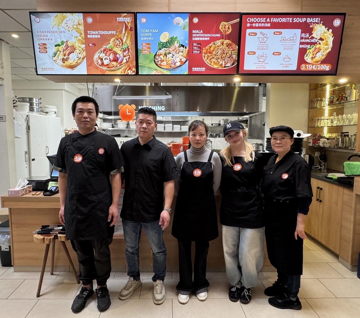 Neben den Brühen braten sie die Zutaten auch, wenn man keine Lust auf Suppe hat.