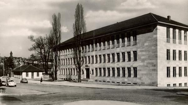 Gewerbemuseumsplatz 1_1955