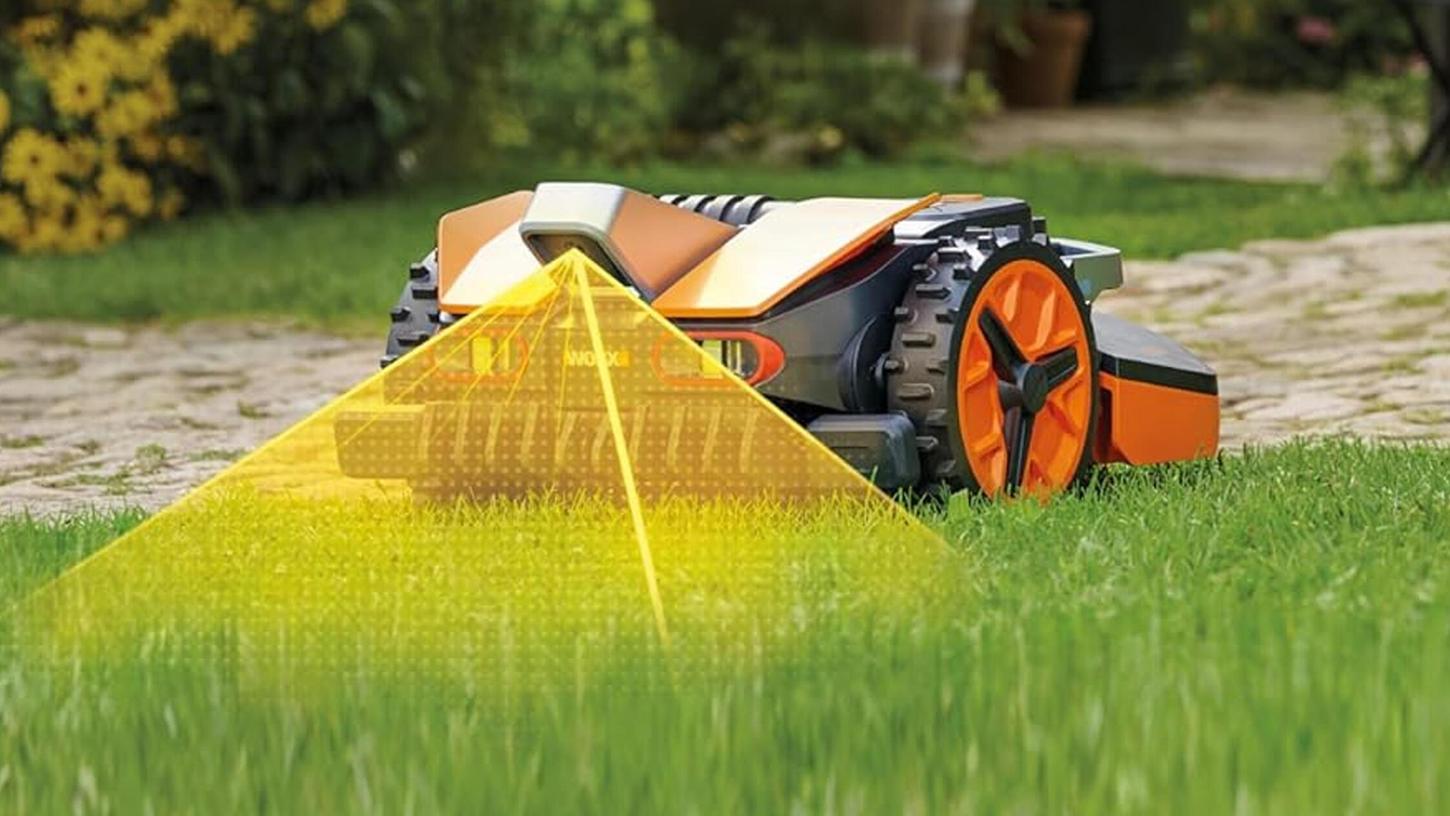 Mithilfe von Künstlicher Intelligenz erkennt der Mähroboter Hindernisse und umfährt diese. Mithilfe von Künstlicher Intelligenz erkennt der Mähroboter Hindernisse und umfährt diese.
