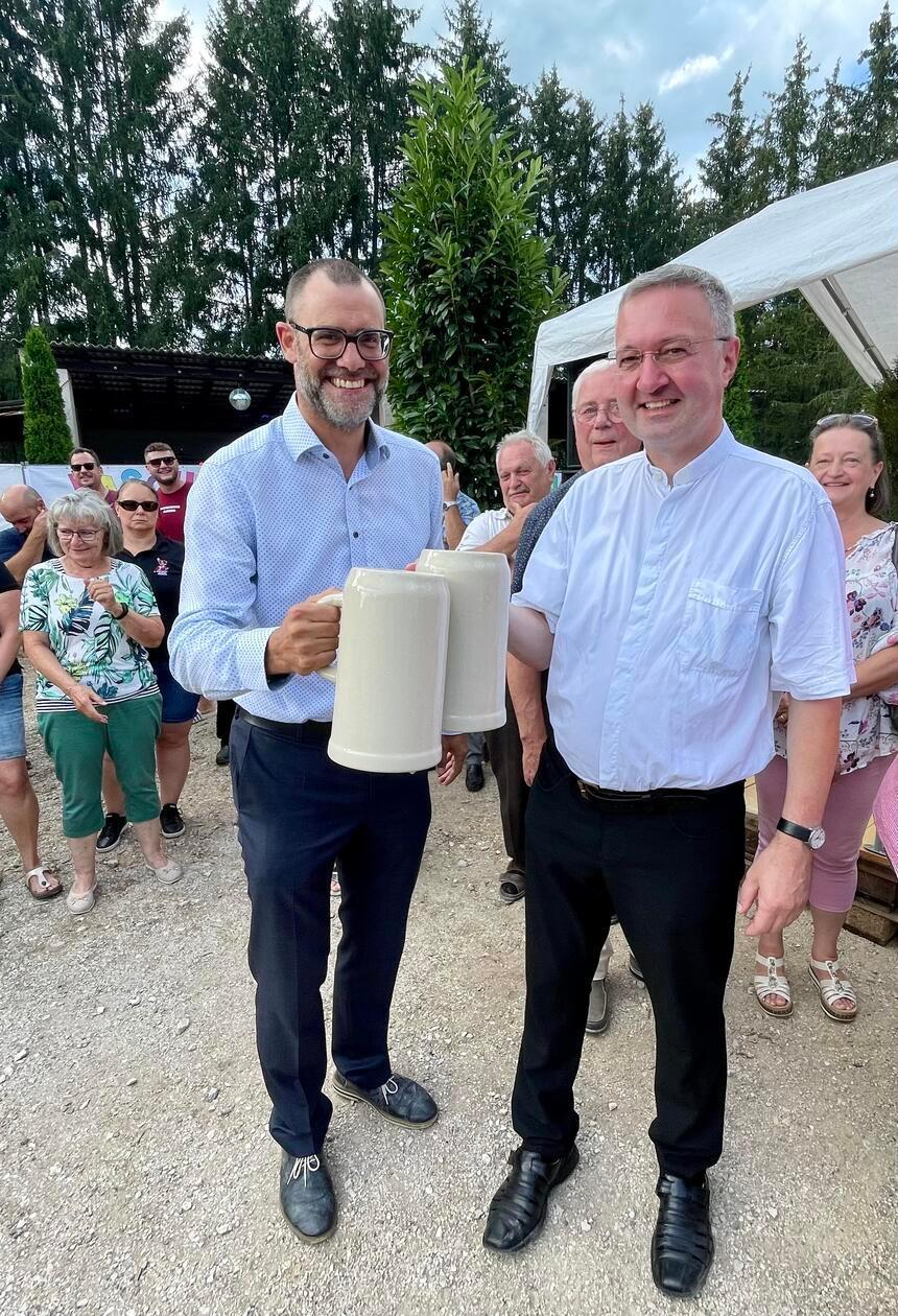 Ralph Edelhäuser (links) ist für die Christsozialen und seinen Wahlkreis Roth erneut in Berlin vertreten.