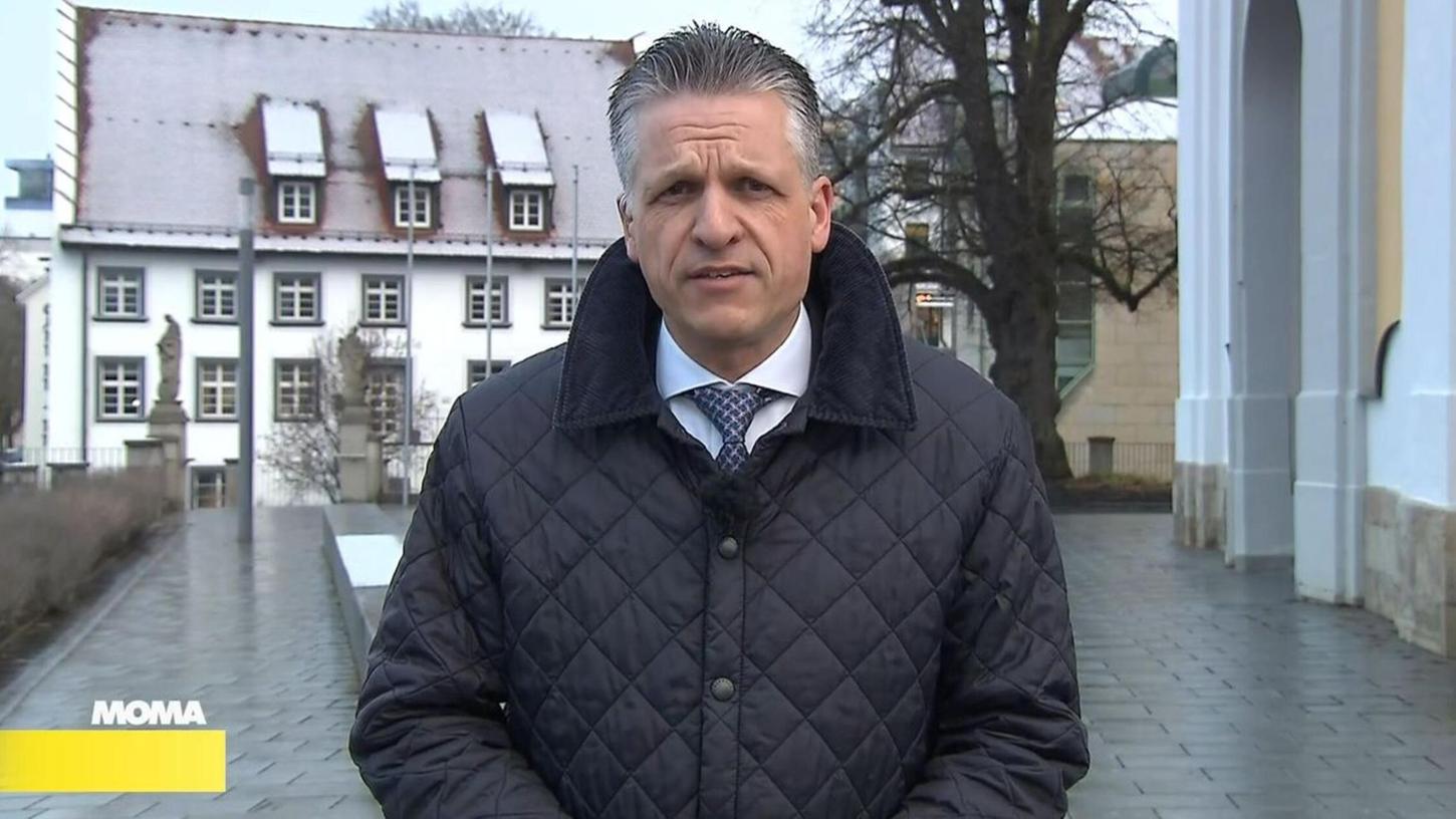 "Auch andere Organisationen sind in ihrer steuerlichen Behandlung bereits entsprechend geprüft worden", sagt Thorsten Frei (CDU) im ARD-"Morgenmagazin". "Ich kann mich nicht daran erinnern, dass sich da irgendjemand darüber aufgeregt hätte." "Auch andere Organisationen sind in ihrer steuerlichen Behandlung bereits entsprechend geprüft worden", sagt Thorsten Frei (CDU) im ARD-"Morgenmagazin". "Ich kann mich nicht daran erinnern, dass sich da irgendjemand darüber aufgeregt hätte."