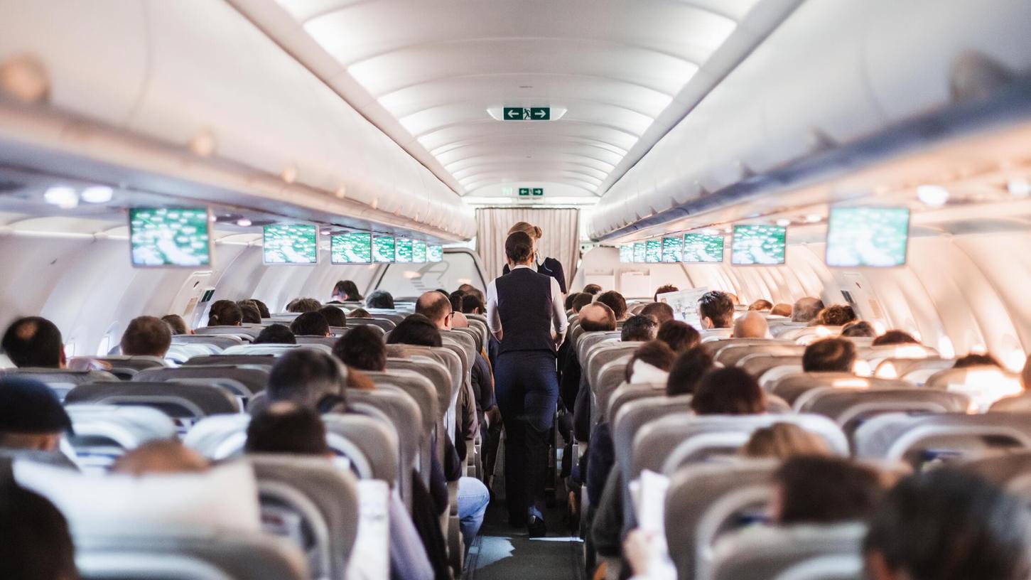 Das Innere eines Flugzeuges. (Symbolbild) Das Innere eines Flugzeuges. (Symbolbild)