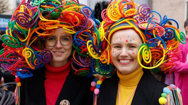 Seit etwa sechs Jahren werden Vorwürfe laut, nach denen die Veranstaltung unter anderem wegen des sogenannten Yellow Facings nicht mehr zeitgemäß sei.