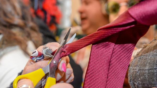 Weiberfastnacht in der Düsseldorf. Foto von Donner