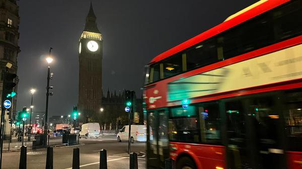 ARCHIV - 25.10.2024, Großbritannien, London: Ein B