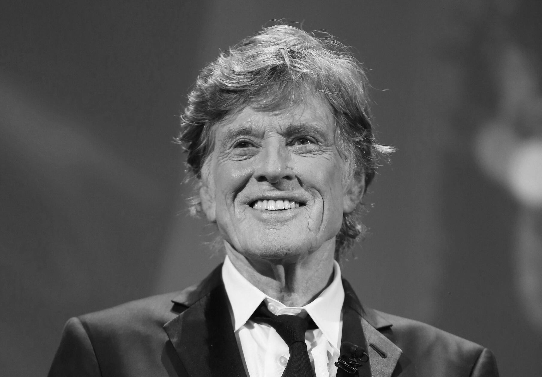 Der Schauspieler Robert Redford verstarb am 16.09.2025 im Alter von 89 Jahren in seinem Haus im US-Bundesstaat Utah. Der Oscarpreisträger wurde durch Rollen wie Roy Hobbs (Die Unbeugsame), Bob Woodward (Die Unbestechlichen) und als Sundance Kid in Butch Cassidy and the Sundance Kid weltbekannt.