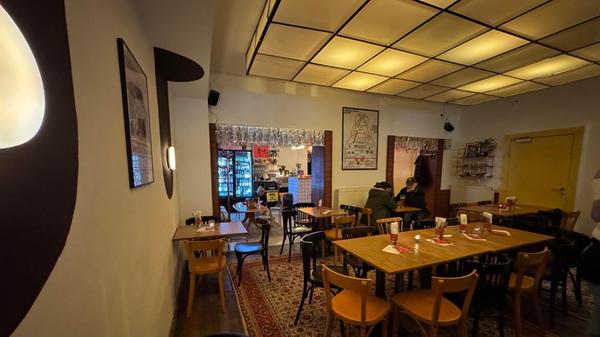 Im Gästeraum hat das Gastronomen-Paar große Teile des Mobiliars vom Vorpächter "Alla Turca" übernommen.