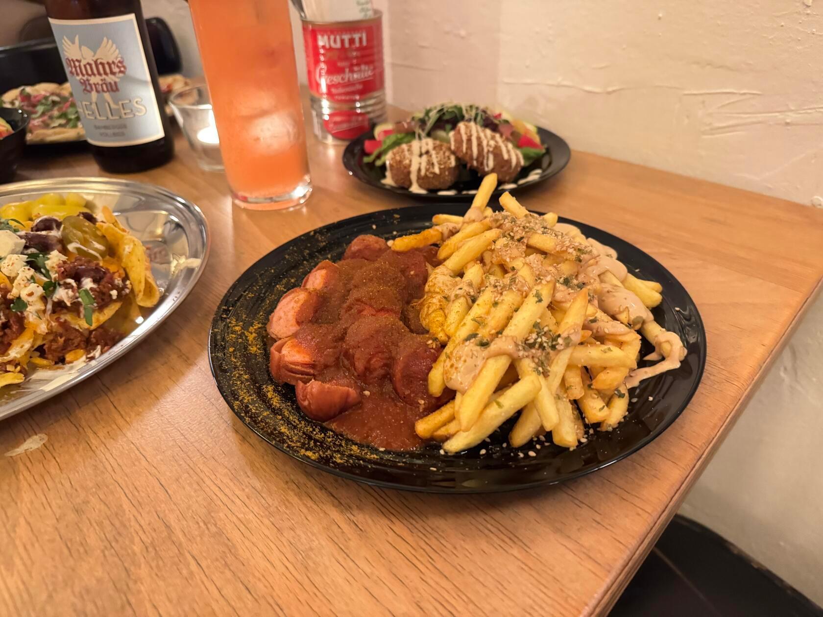 Die Liebe zur Currywurst hat Paul Specht aus Berlin mitgebracht.