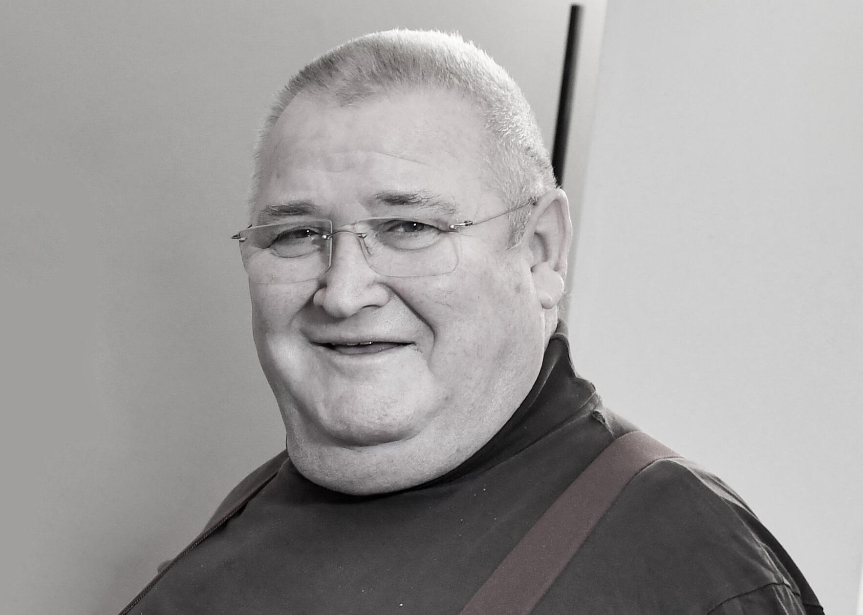 Der Schauspieler Horst Krause verstarb am 05.09.2025 im Alter von 83 Jahren in einem Seniorenheim in Teltow (Kreis Potsdam-Mittelmark). Krause war insbesondere durch seine Rolle eines Polizeihauptmeisters im "Polizeiruf 110" aus Frankfurt/Oder bekannt. Die Rolle, die wie er Horst Krause hieß, spielte er von 1999 bis 2015.