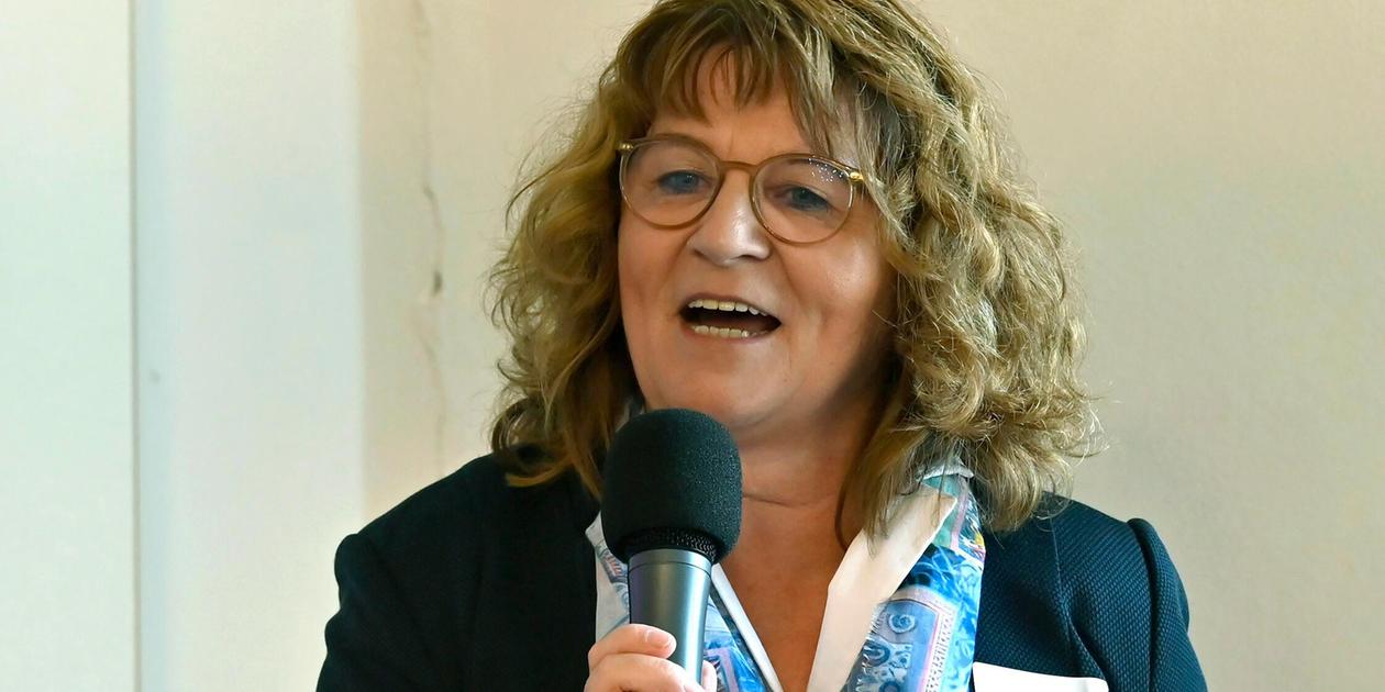 Abschied Vom Bundestag Martina Stamm Fibich Aus Raum Erlangen Bereit Abschied Vom Bundestag Martina Stamm Fibich Aus Raum Erlangen Bereit