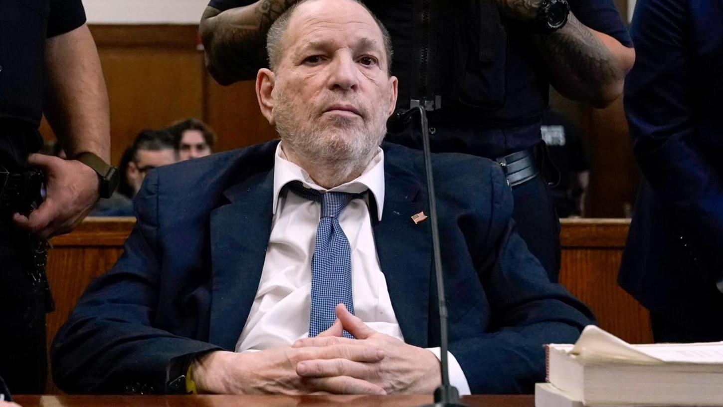 Harvey Weinstein hat sich aus dem Gefängnis zu Wort gemeldet. Harvey Weinstein hat sich aus dem Gefängnis zu Wort gemeldet.