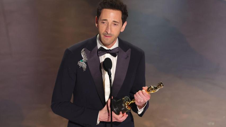 Seine Rolle in "The Brutalist" brachte Adrien Brody seinen zweiten Oscar als bester Hauptdarsteller ein. Seine Rolle in "The Brutalist" brachte Adrien Brody seinen zweiten Oscar als bester Hauptdarsteller ein.
