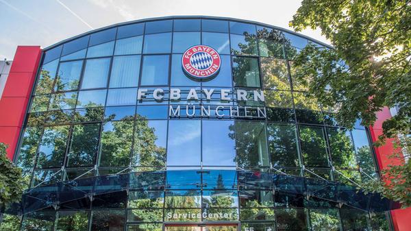 Muenchen, Deutschland 03. Oktober 2021: Logo und S