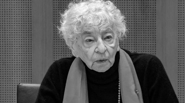 Die gebürtige Fürtherin Ruth Weiss ist im Alter von 101 Jahren gestorben. Oberbürgermeister Thomas Jung bezeichnete die vielfach für ihr Engagement gegen Rassismus und Faschismus ausgezeichnete Menschenrechtlerin und Journalistin als "eine der bedeutendsten Frauen und Persönlichkeiten der Fürther Geschichte".