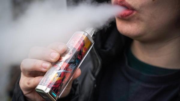 Illegal Vapes an Jugendliche verkauft: Kamen Schler extra zu einem Laden nach Ansbach? Illegal Vapes an Jugendliche verkauft: Kamen Schler extra zu einem Laden nach Ansbach?