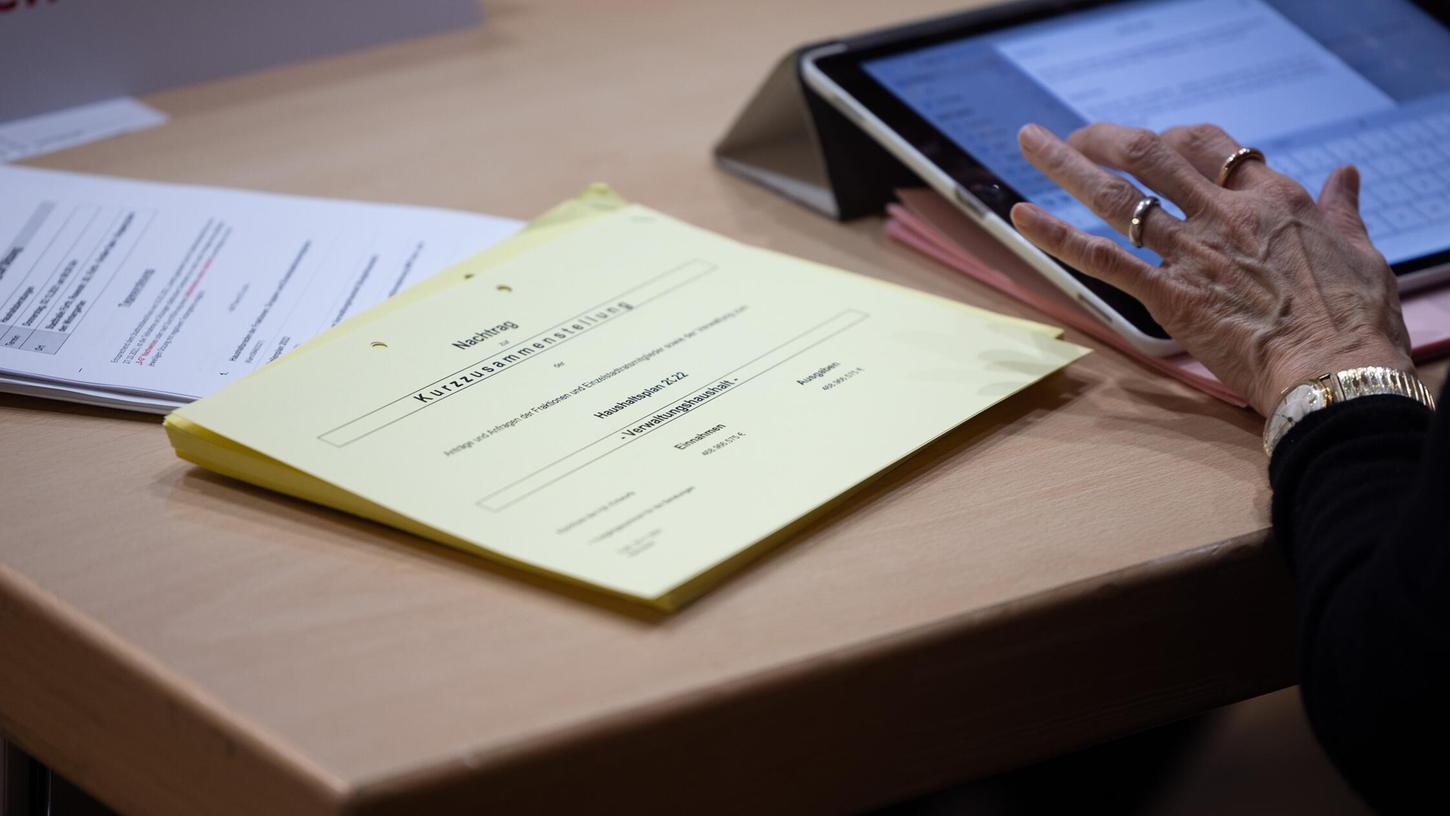 In den Haushaltsberatungen der Stadt Fürth wurde im Dezember um die Finanzen fürs laufende Jahr gerungen, jetzt kam die Genehmigung der Regierung für den Etat. In den Haushaltsberatungen der Stadt Fürth wurde im Dezember um die Finanzen fürs laufende Jahr gerungen, jetzt kam die Genehmigung der Regierung für den Etat.