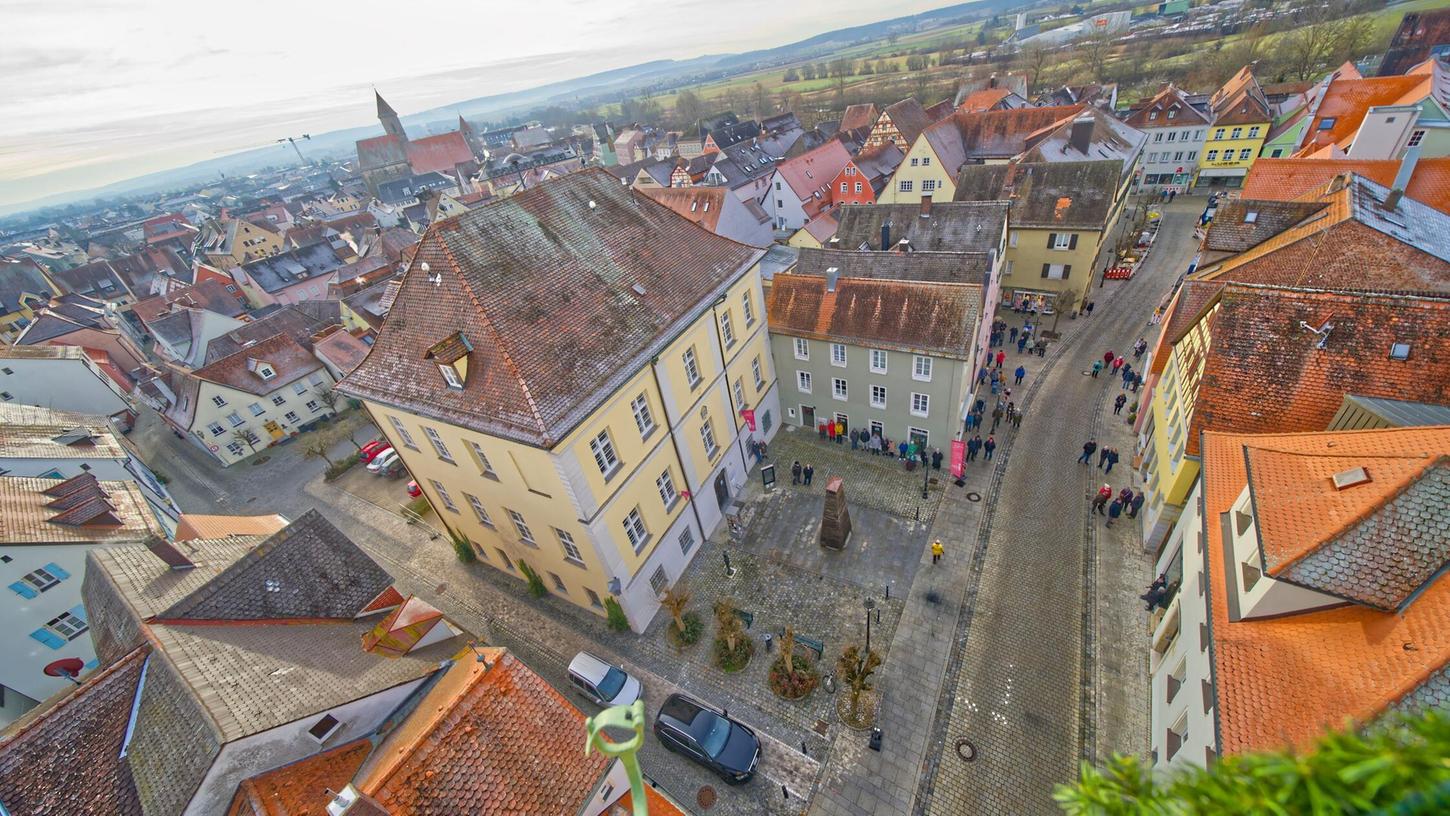 In Gunzenhausen erhöht die Stadt den Druck auf illegale Vermieter, die Gäste nicht melden. Durch verstärkte Kontrollen will die Kommune Steuerhinterziehung eindämmen. In Gunzenhausen erhöht die Stadt den Druck auf illegale Vermieter, die Gäste nicht melden. Durch verstärkte Kontrollen will die Kommune Steuerhinterziehung eindämmen.