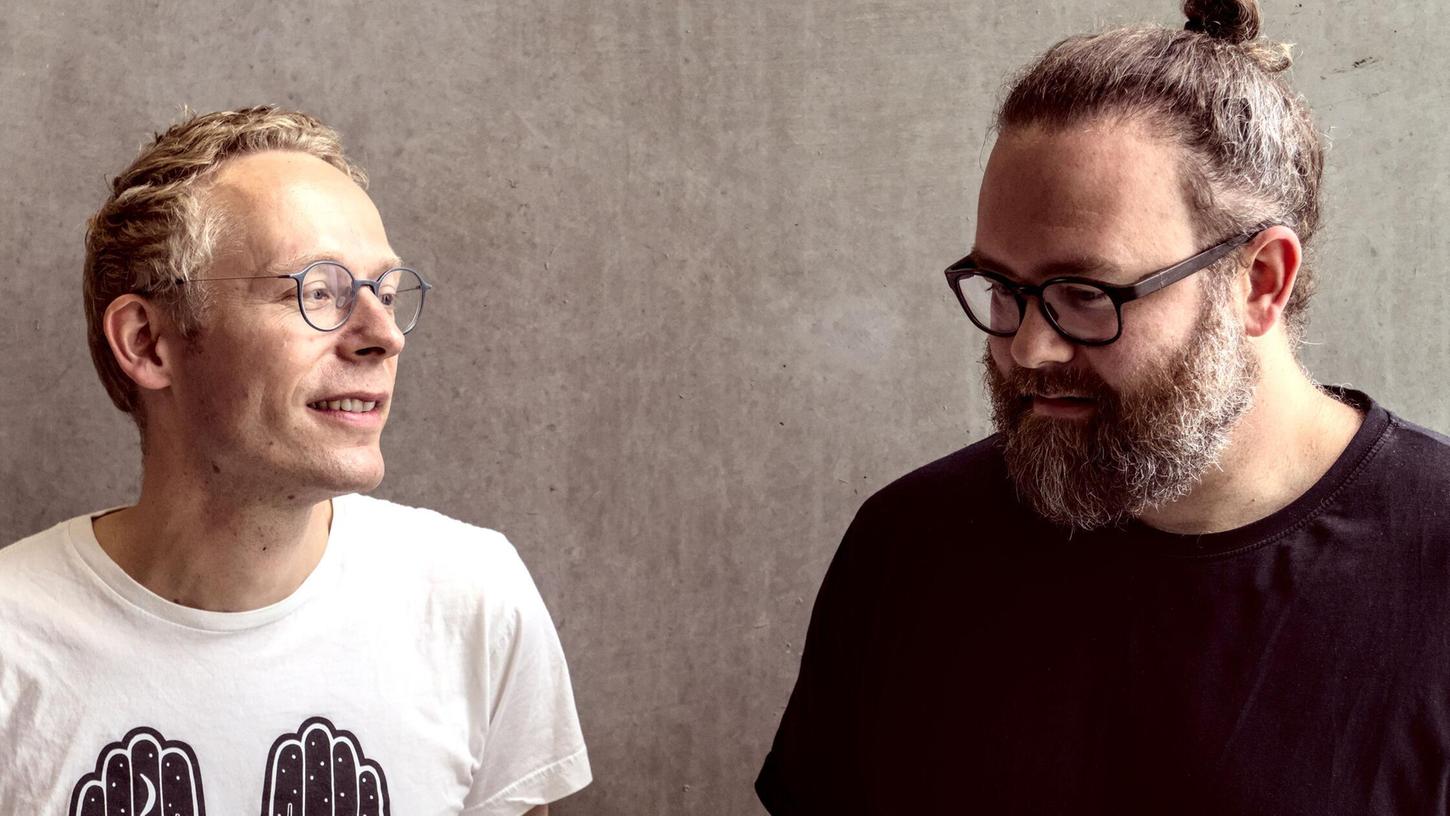 Robert Wolfgang Segel und Benno Wagner stellen ihren neuen Erzähl- und Fotoband in Neumarkt vor. Robert Wolfgang Segel und Benno Wagner stellen ihren neuen Erzähl- und Fotoband in Neumarkt vor.
