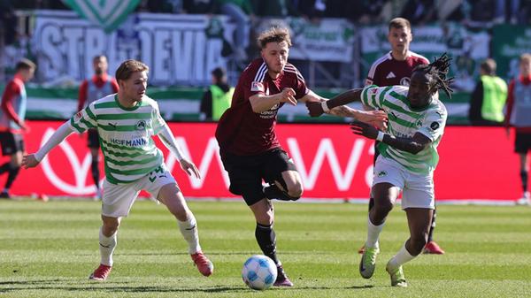 Die zweite Halbzeit verläuft weitgehend ereignislos.