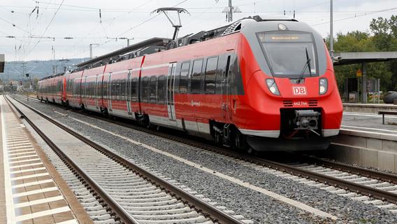 Störung bei der Linie S1: Wegen defekter Weiche Ausfälle zwischen Neumarkt und Ochenbruck Störung bei der Linie S1: Wegen defekter Weiche Ausfälle zwischen Neumarkt und Ochenbruck