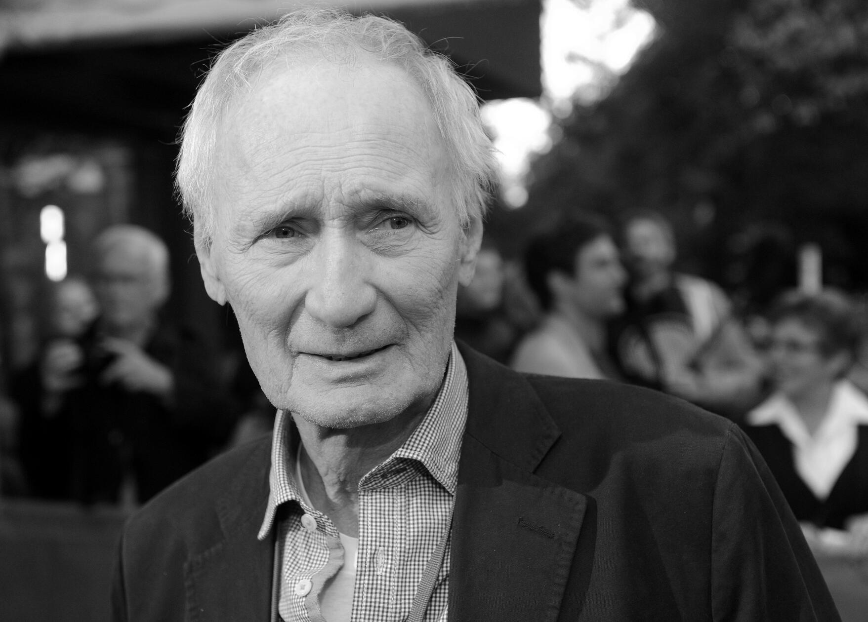 Er spielte Bösewichte, Schurken, zwielichtige Gestalten. Seine bekannteste Rolle aber war die des Polizisten Richard Block aus dem „Großstadtrevier“. Jetzt ist Schauspieler Arthur Brauss in der Nacht zum 31. August 2025 gestorben.