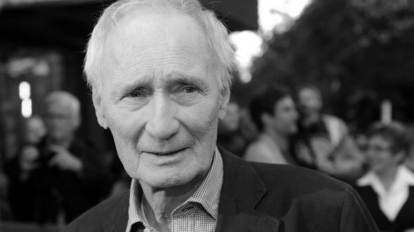 Er spielte Bösewichte, Schurken, zwielichtige Gestalten. Seine bekannteste Rolle aber war die des Polizisten Richard Block aus dem „Großstadtrevier“. Jetzt ist Schauspieler Arthur Brauss in der Nacht zum 31. August 2025 gestorben.