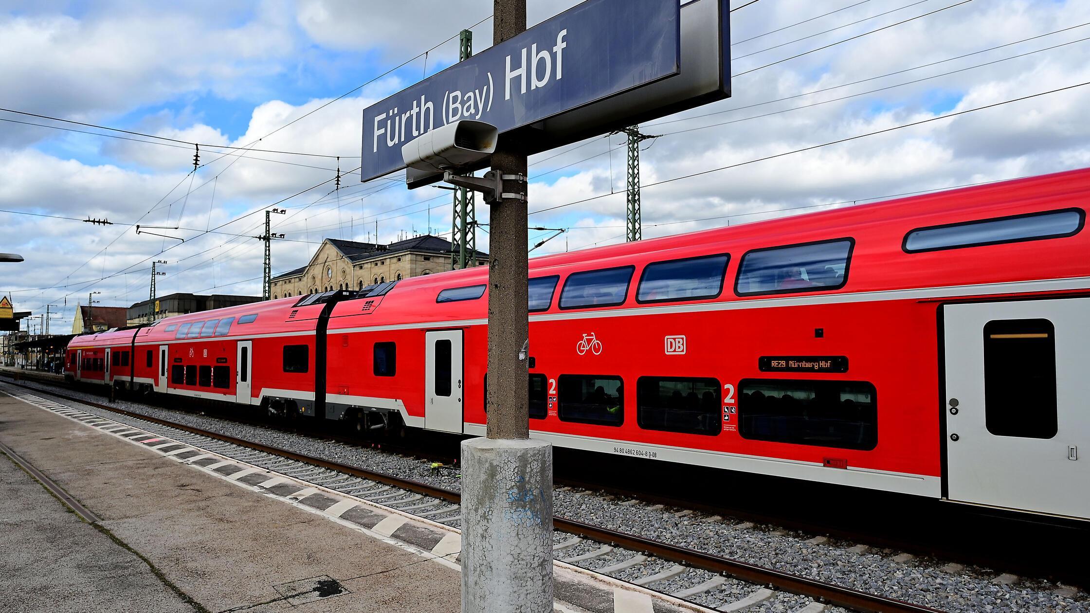 Auch-heute-wieder-Engpass-im-F-rther-Hauptbahnhof-f-hrt-zu-Versp-tungen
