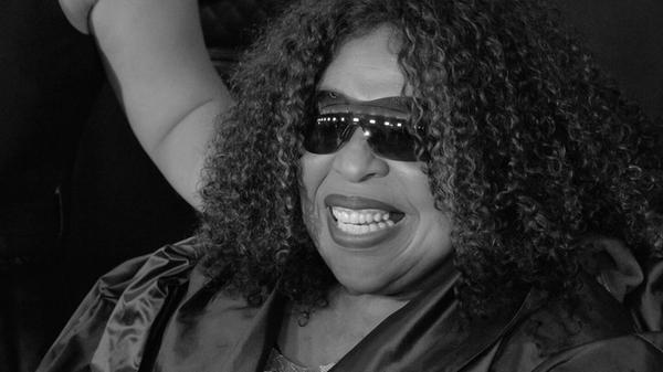 Die amerikanische Sängerin Roberta Flack gewann mehrfach den Grammy. Spätestens mit «Killing Me Softly With His Song» wurde sie weltberühmt. Am 24. Februar ist sie mit 88 Jahren gestorben.