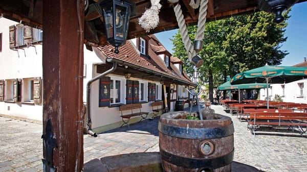 Das Brothers im Lutzgarten ist in der Großreuther Str. in Nürnberg zu Hause und bietet ab sofort wieder jede Menge Plätze an der frischen Luft. Familie Moscarello serviert dort italienische Klassiker wie Pasta, Antipasti, Tiramisu und mehr. Das Restaurant und der dazugehörige Biergarten hat Dienstag bis Samstag von 17 Uhr bis 22 Uhr geöffnet.