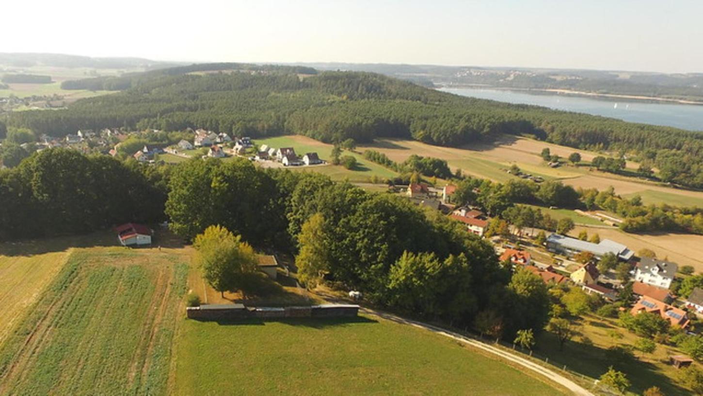 Am Waldrand bei Ramsberg liegt die Sternwarte der Sternenfreunde Brombachsee. Am Waldrand bei Ramsberg liegt die Sternwarte der Sternenfreunde Brombachsee.