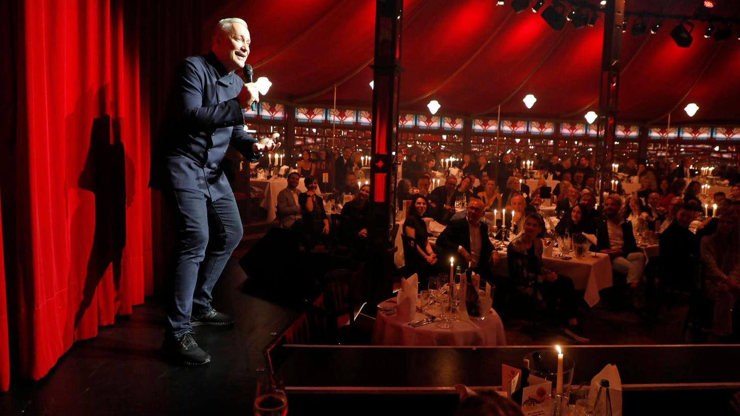 Alexander Herrmann veranstaltet in Nürnberg nicht nur die Dinner-Show „Palazzo“, sondern führt dort auch zwei Restaurants. Alexander Herrmann veranstaltet in Nürnberg nicht nur die Dinner-Show „Palazzo“, sondern führt dort auch zwei Restaurants.