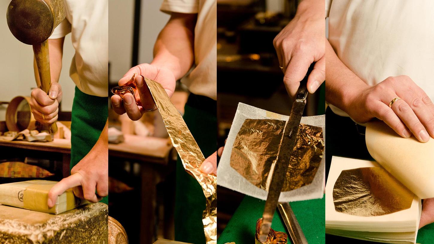 Einige Schritte der Goldschlägerei: Schlagen, Walzen, Schneiden, Goldbuch (von links) Einige Schritte der Goldschlägerei: Schlagen, Walzen, Schneiden, Goldbuch (von links)
