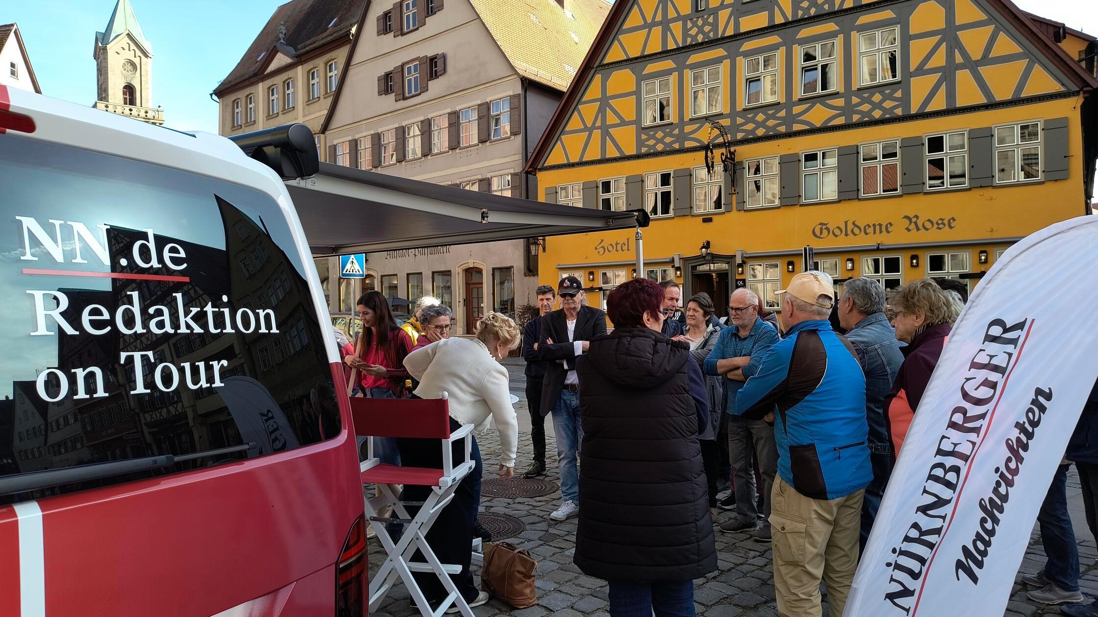 Einig waren sich am Ende von NN.de - Redaktion on Tour in Dinkelsbühl alle: Sie wollen für den Erhalt der Krankenhäuser in Dinkelsbühl und Rothenburg kämpfen - das nächste Zeichen setzen wollen sie bei einer Demo in der Dinkelsbühler Altstadt am Sonntag, 30. März 2025, ab 16 Uhr.