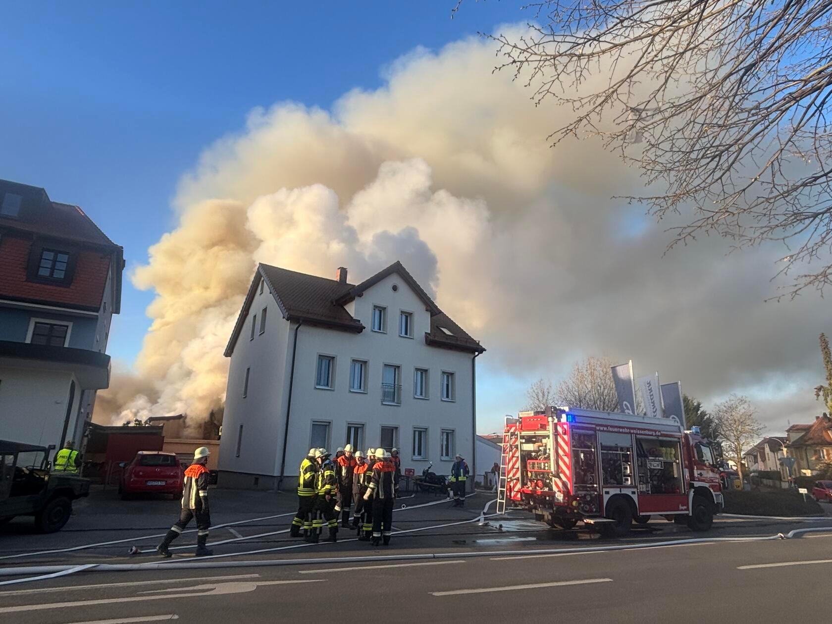 Eine Ursache für den Brand ist noch nicht bekannt.
