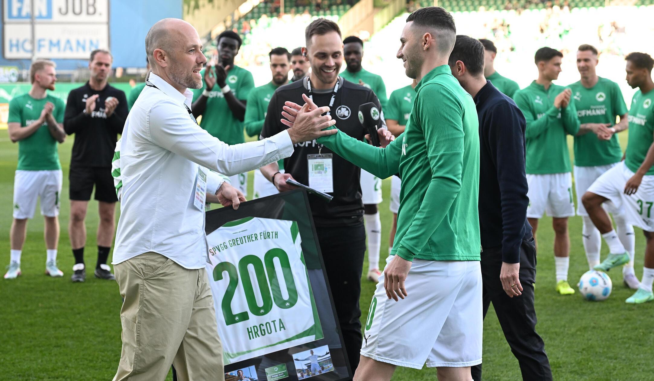 Gelbsperre abgesessen: Kapitän Branimir Hrgota kehrt gegen Köln in die Startformation zurück. Für den Schweden ist es das 200. Pflichtspiel im grün-weißen Trikot.