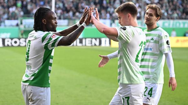 Grund zur Freude: Der Angreifer veredelt die Hereingabe von Roberto Massimo zur Fürther Führung.